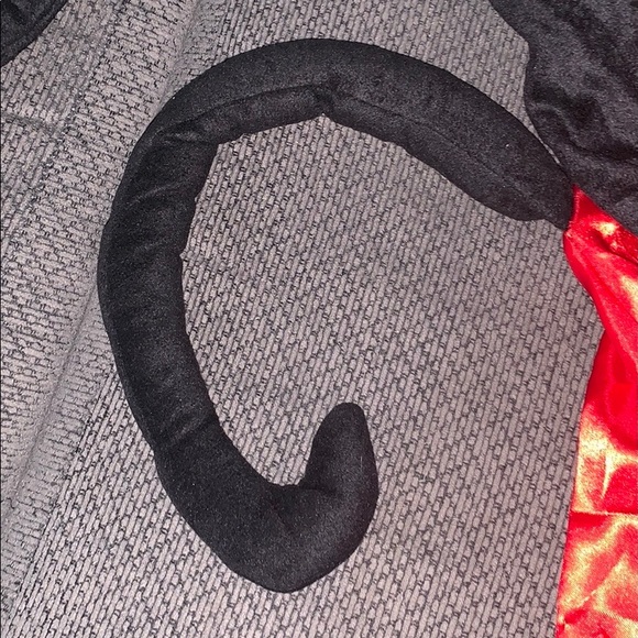 Mickey Mouse costume - Picture 5 of 7